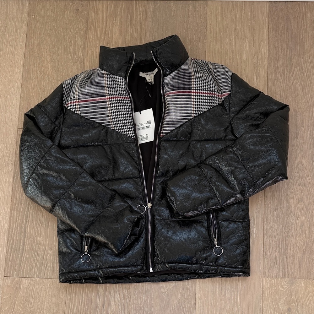 Glamorous Black Puffer Jacket with Gray Accents